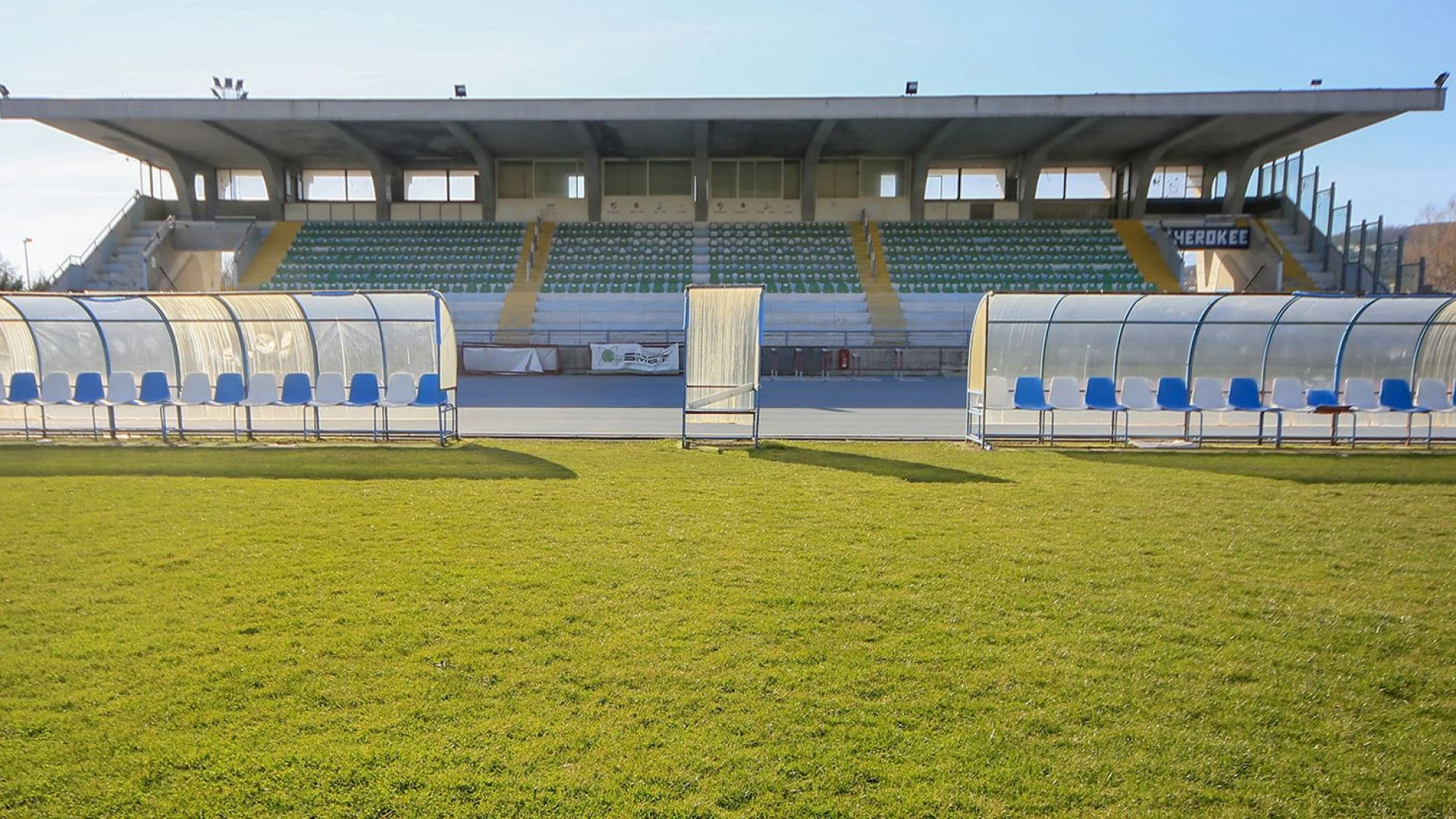 Il Città di Isernia sconfitto dal Fossombrone retrocede in Eccellenza dopo una sola stagione in D. Altra salvezza storica per il Termoli corsaro a Recanati. Consulta risultati e classifiche aggiornati